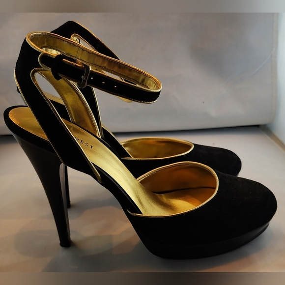 Nine West Ankle Strap Black & Gold Evening Shoe Size 8.5M - Picture 3 of 7